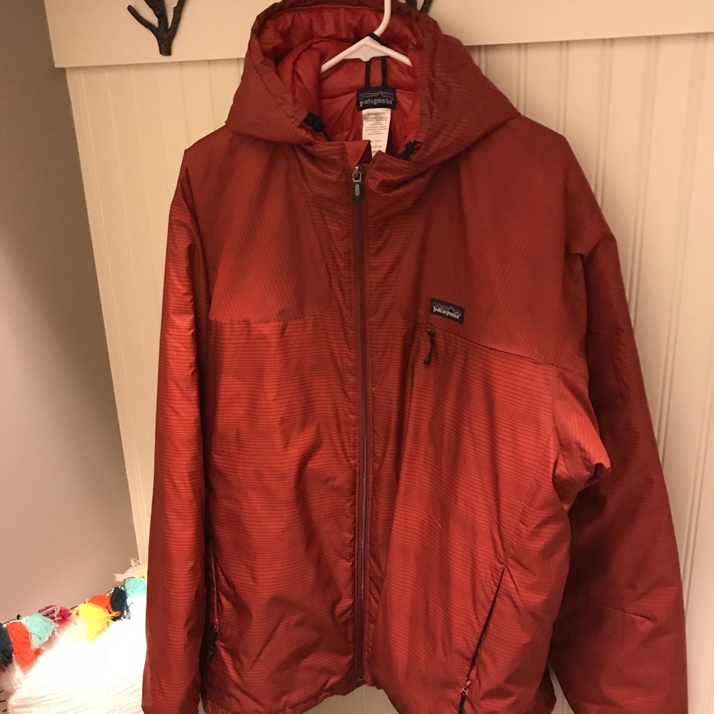 Patagonia - Men’s insulted jacket. Great condition